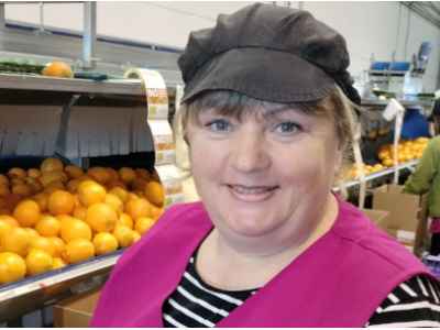 Natalia: Selecciona y encaja las naranjas