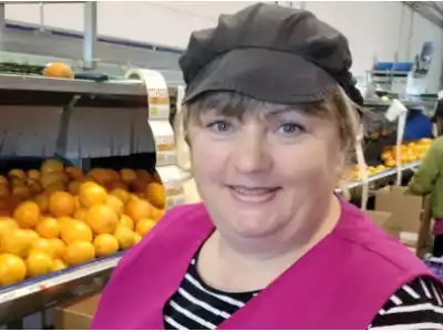 Natalia: Selecciona y encaja las naranjas